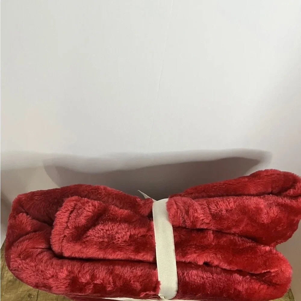 Planet Sox Home Sable‎ Faux Fur Throw Afghan 50x60” Red